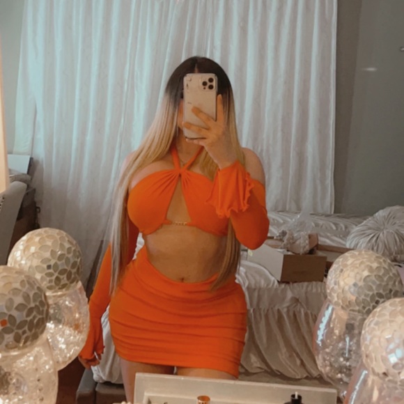 Orange cutout dress - Picture 4 of 8